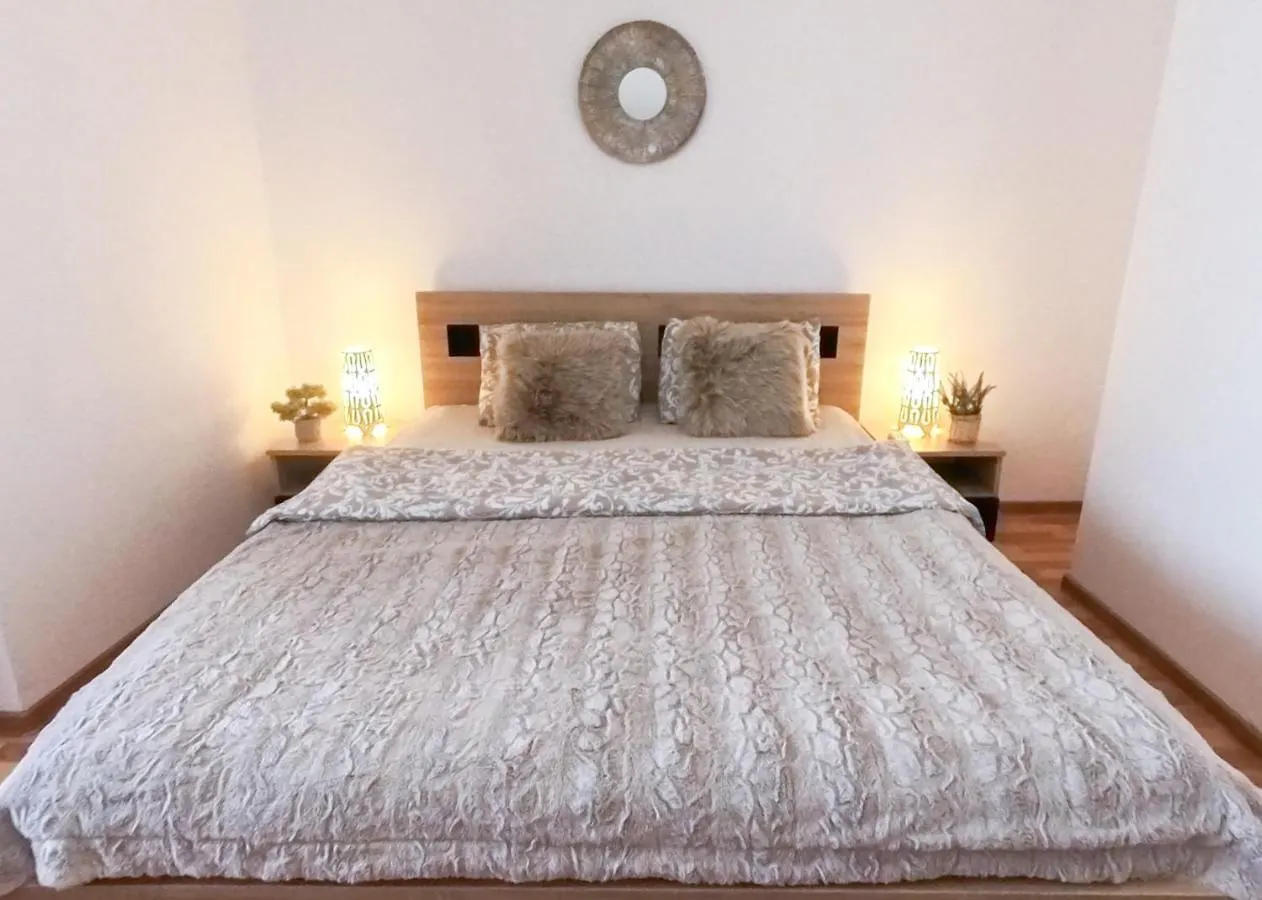 Old Town Flowery Apartment Bucarest