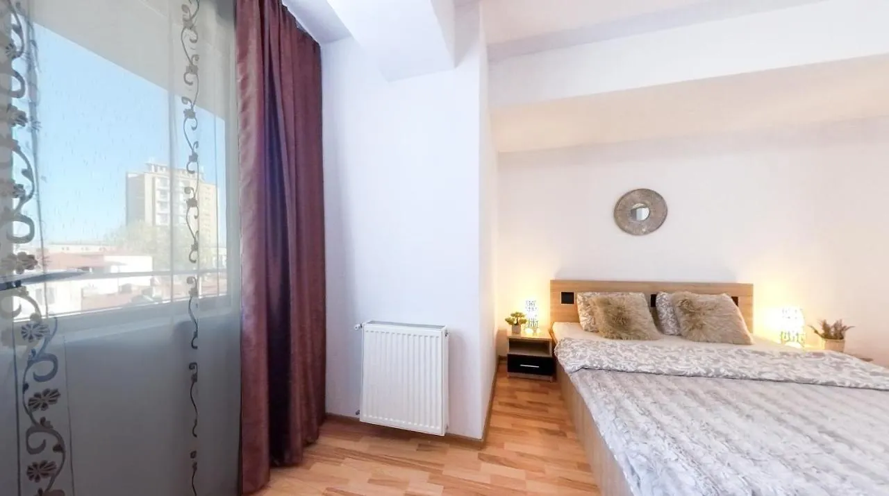 Old Town Flowery Apartment Bükreş