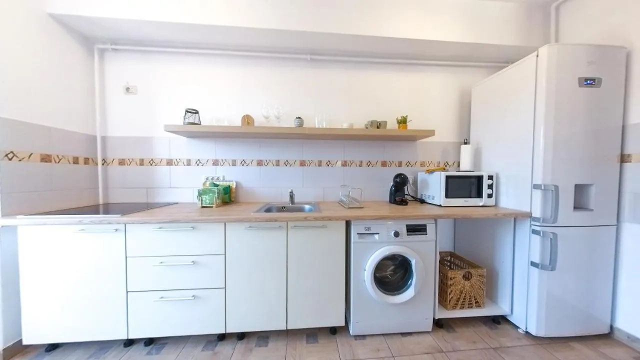 Old Town Flowery Apartment Bukarest