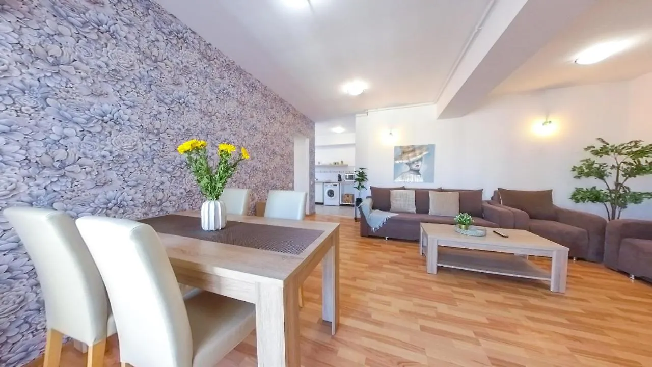 Old Town Flowery Apartment Bucharest