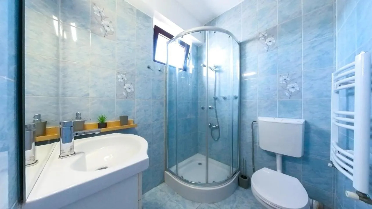Old Town Flowery Apartment Bucharest